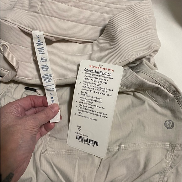 Lululemon NWT Dance Studio Crop *Lined Size 10, Dune - Picture 7 of 9